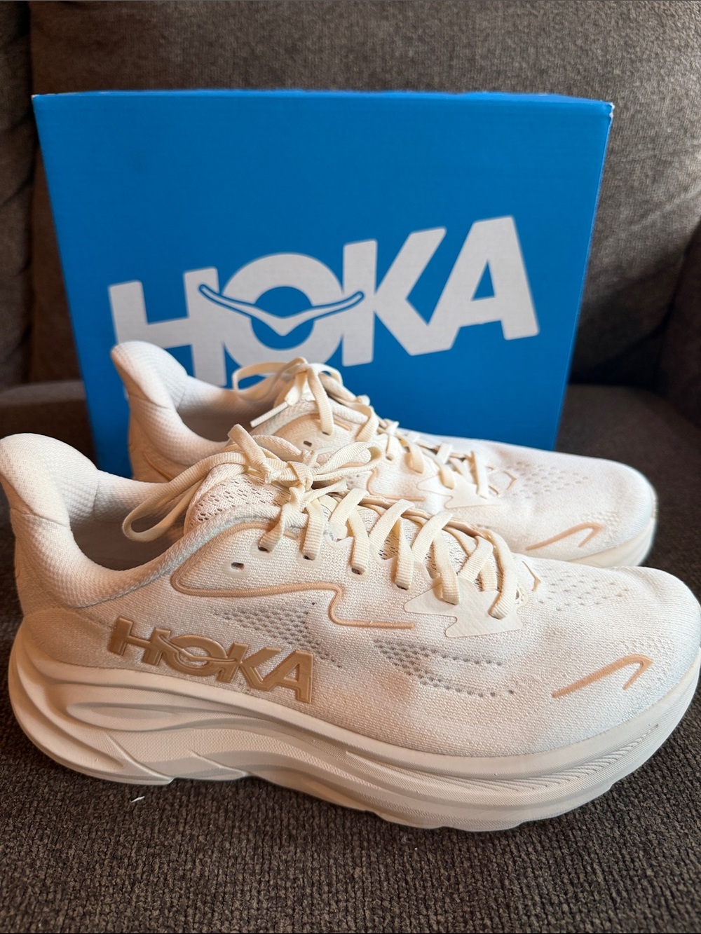 HOKA Clifton 10